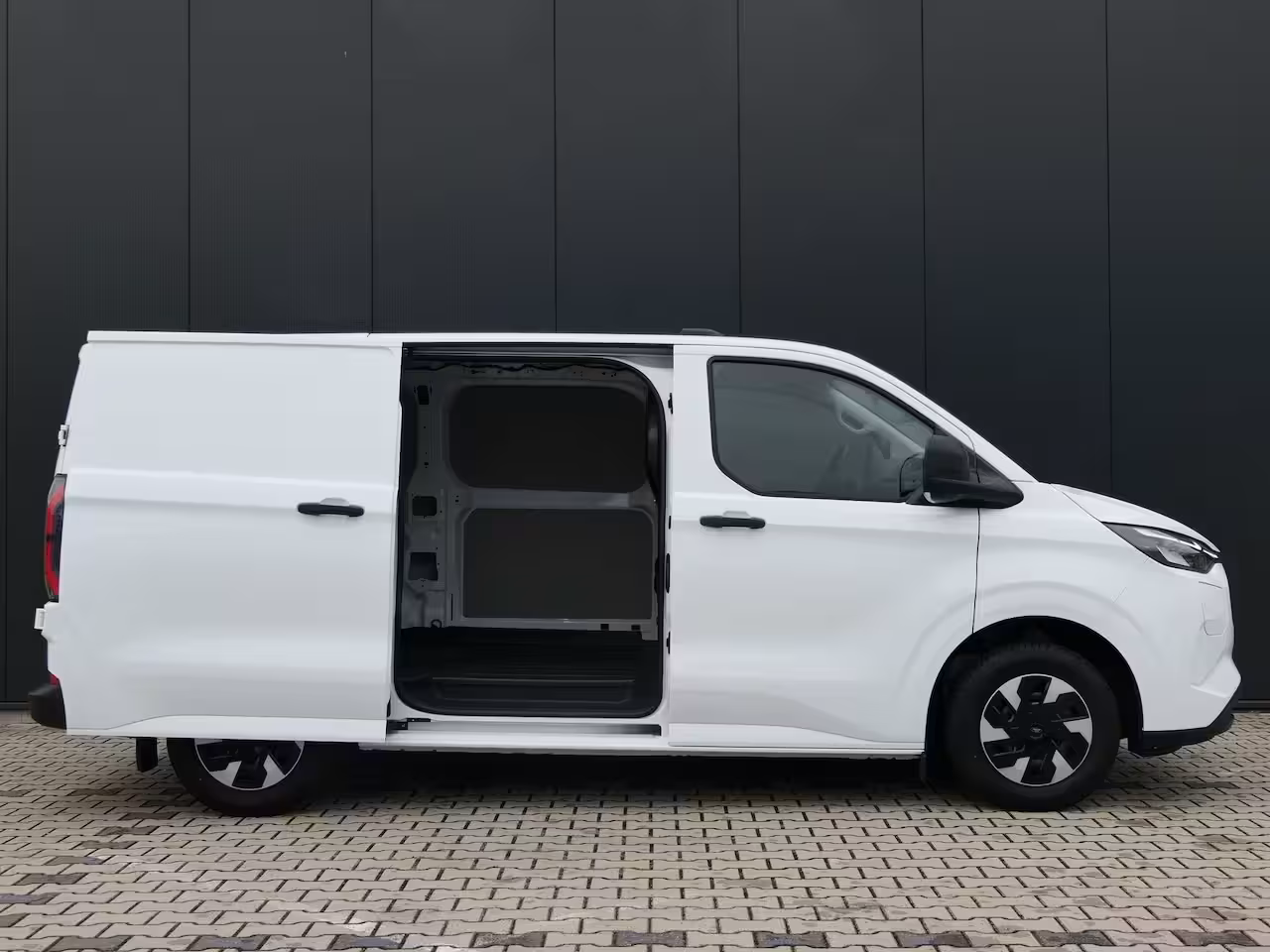 Ford Transit Custom E-Transit 320 L1H1 Trend 71 kWh | Camera | Cruise Control | CarPlay/Android Auto | Bijrijd