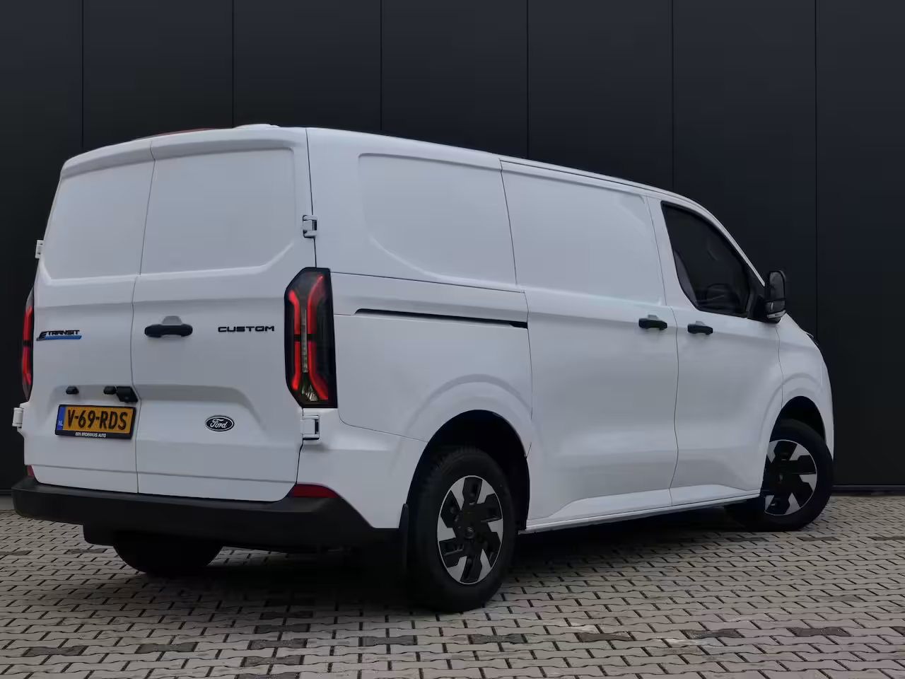 Ford Transit Custom E-Transit 320 L1H1 Trend 71 kWh | Camera | Cruise Control | CarPlay/Android Auto | Bijrijd
