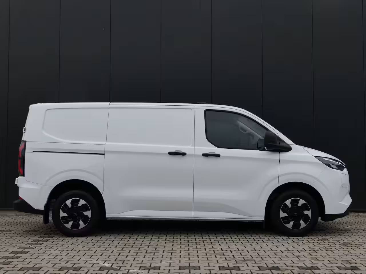 Ford Transit Custom E-Transit 320 L1H1 Trend 71 kWh | Camera | Cruise Control | CarPlay/Android Auto | Bijrijd