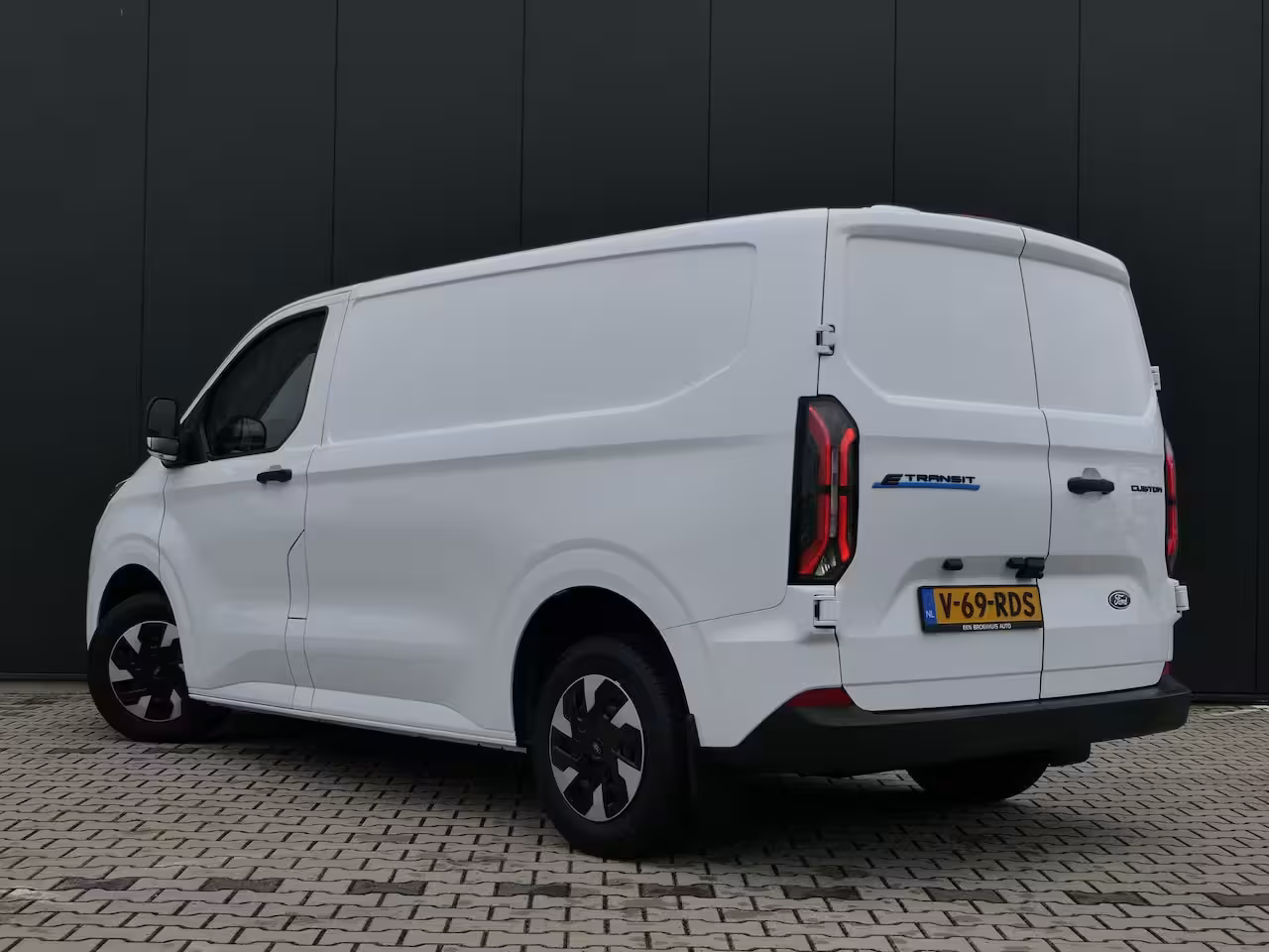 Ford Transit Custom E-Transit 320 L1H1 Trend 71 kWh | Camera | Cruise Control | CarPlay/Android Auto | Bijrijd