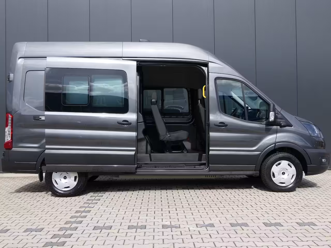Ford E-Transit L3H3 89kwh Dubbele Cabine | Adaptive Cruise | BLIS | 5-Persoons | Navigatie | Stoelverwarm