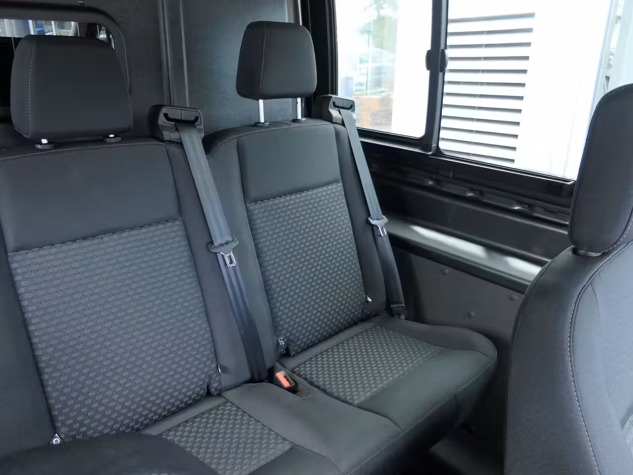Ford E-Transit L3H3 89kwh Dubbele Cabine | Adaptive Cruise | BLIS | 5-Persoons | Navigatie | Stoelverwarm