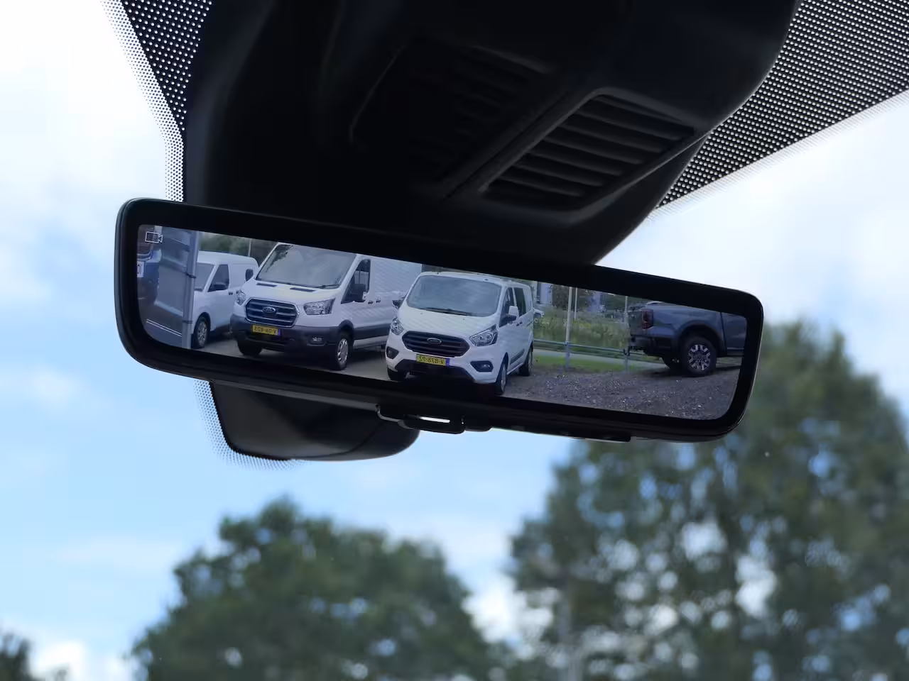 Ford E-Transit L3H3 89kwh Dubbele Cabine | Adaptive Cruise | BLIS | 5-Persoons | Navigatie | Stoelverwarm