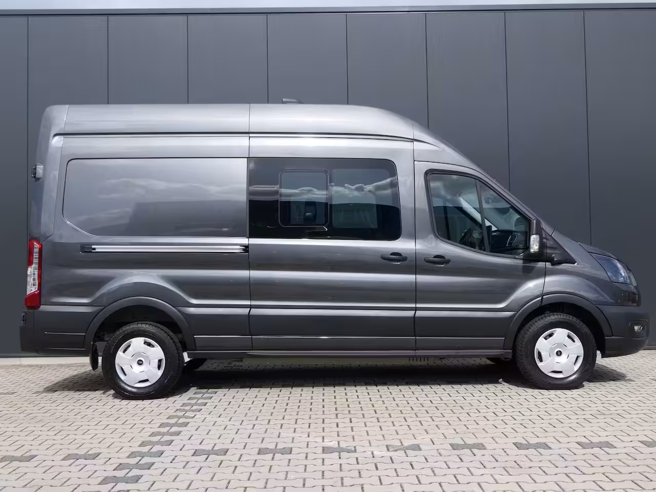 Ford E-Transit L3H3 89kwh Dubbele Cabine | Adaptive Cruise | BLIS | 5-Persoons | Navigatie | Stoelverwarm