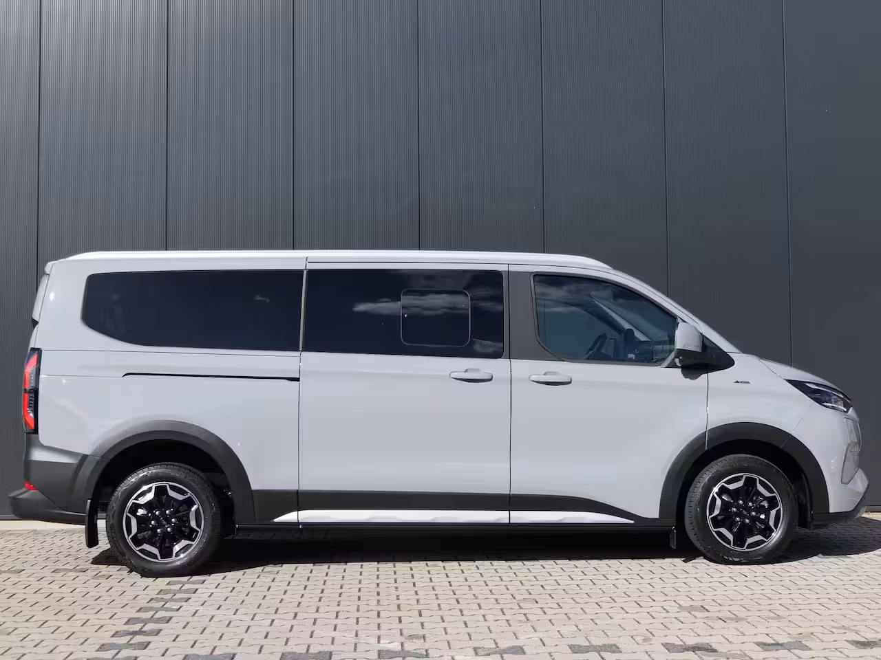 Ford Transit Custom Tourneo 340 2.5 PHEV L2H1 Active | Adaptive Cruise | BLIS | 360 Camera | Full LED | 9 Persoons | C