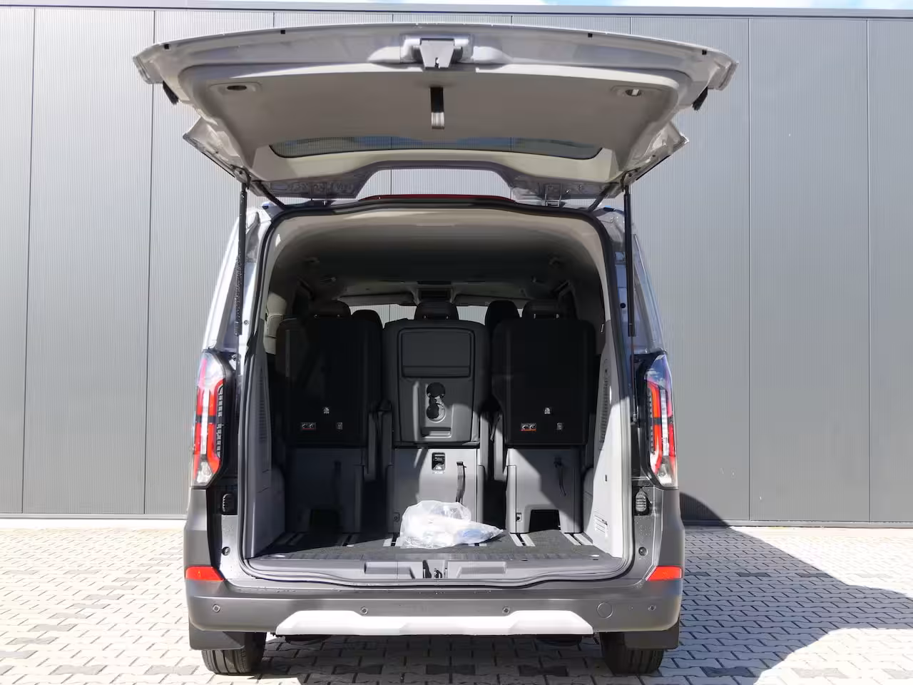 Ford Transit Custom Tourneo 340 2.5 PHEV L2H1 Active | Adaptive Cruise | BLIS | 360 Camera | Full LED | 9 Persoons | C