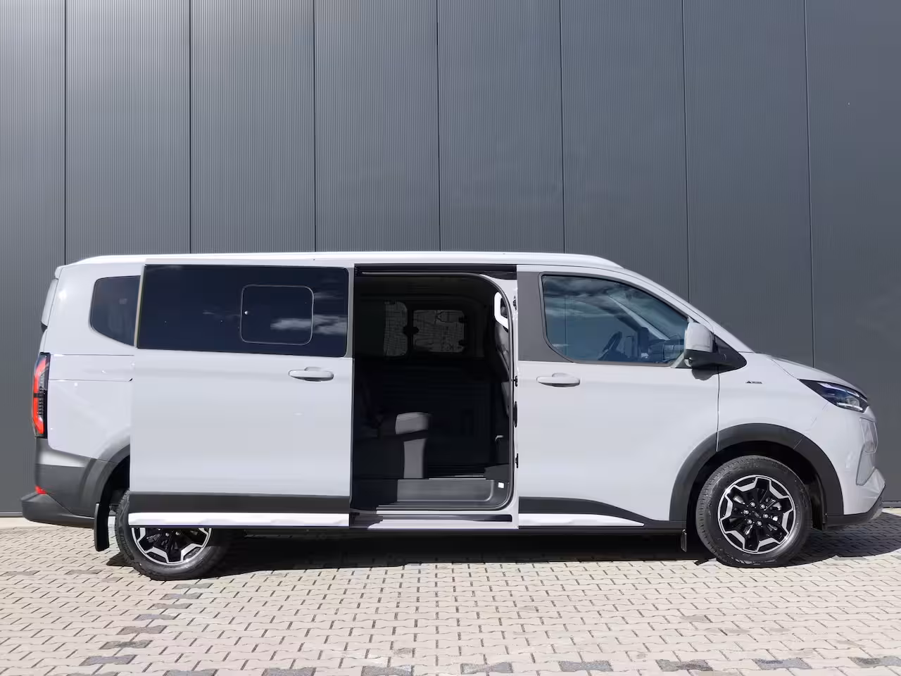 Ford Transit Custom Tourneo 340 2.5 PHEV L2H1 Active | Adaptive Cruise | BLIS | 360 Camera | Full LED | 9 Persoons | C