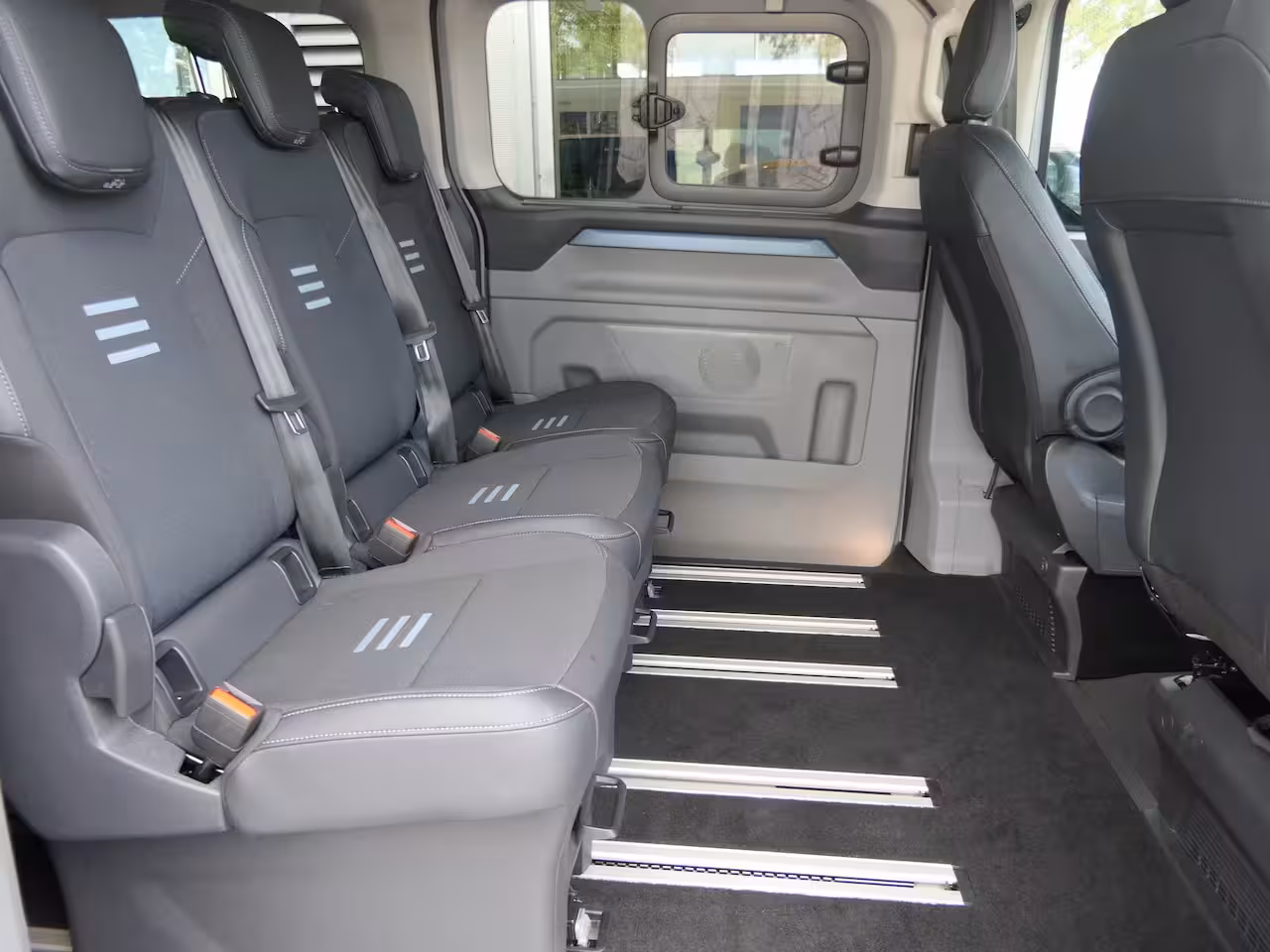Ford Transit Custom Tourneo 340 2.5 PHEV L2H1 Active | Adaptive Cruise | BLIS | 360 Camera | Full LED | 9 Persoons | C