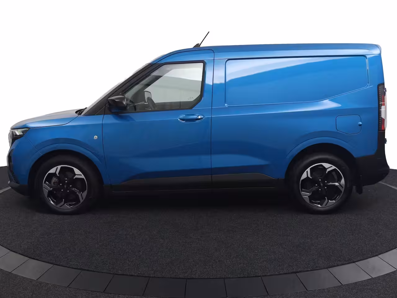 Ford Transit Courier E-Transit Limited 44 kWh | Camera | Adaptive Cruise | BLIS | Lichtmetalen Velgen | Stoelve