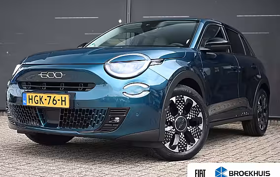 Fiat 600 1.2 Hybrid La Prima 110pk | Vol-Leder | Massage | Elektr. Stoelen | Adaptive Cruise | Elek