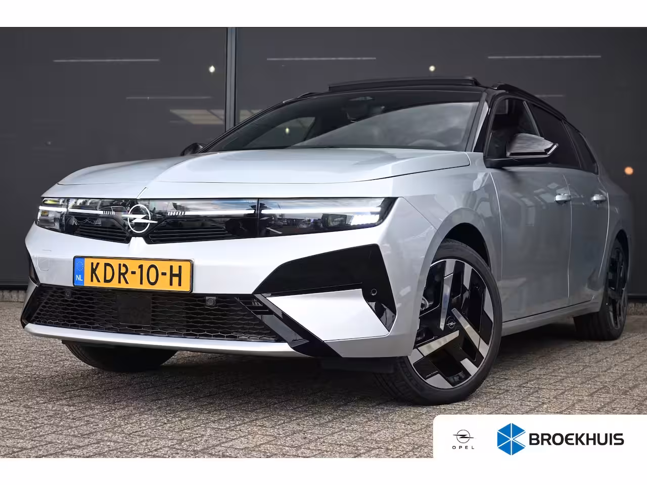 Opel Astra Electric 58 kWh Ultimate DEMO-DEAL | Schuif-/Kanteldak | Alcantara | LED-Matrix | Elektr. Stoelen |