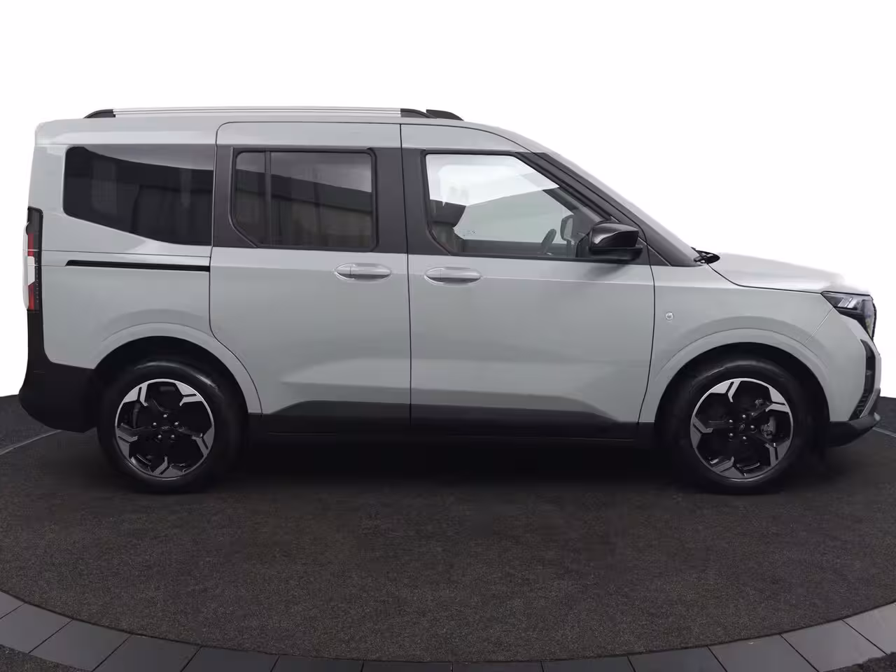 Ford Transit Courier E-Transit BEV Titanium €7.535, - korting | Achterlichten LED | Dagrijlicht LED | Driver as