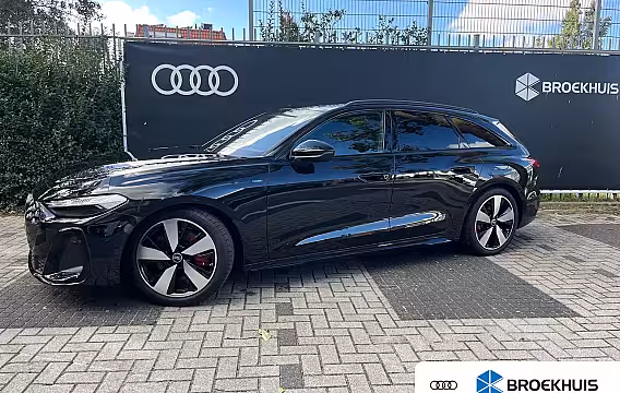 Audi A5 Avant S edition | Trekhaak | Side assist | Remzadels rood | Optiek zwart | Privacy glas |