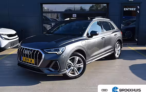 Audi Q3 45 TFSI e S edition | S-Line in- en exterieur | Schuif-kanteldak | Dode hoek detectie | Ba