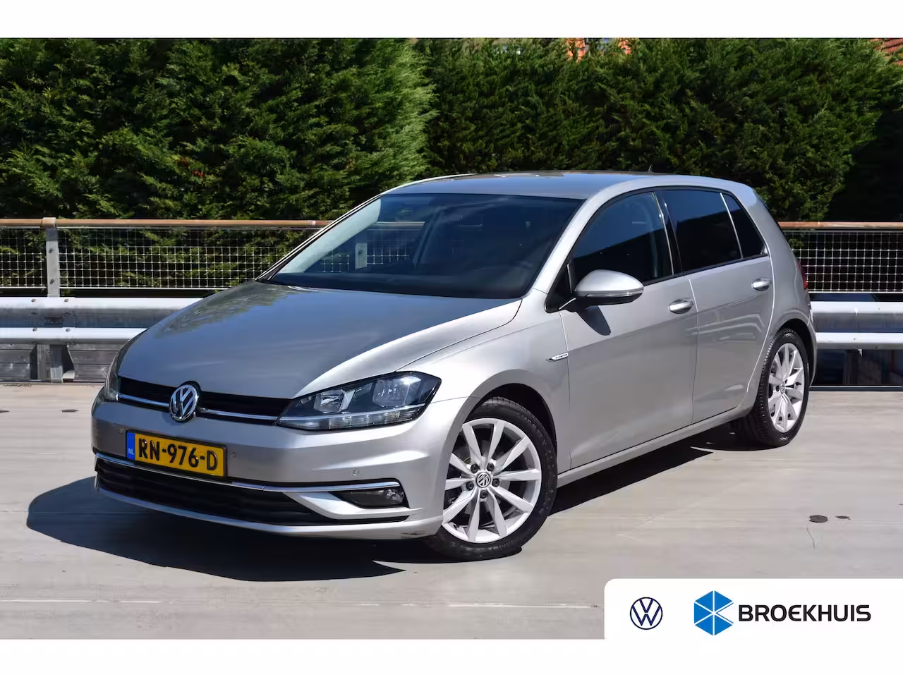 Volkswagen Golf 1.5 TSI 130PK DSG/AUT. Highline | TREKHAAK | CAMERA | NAVIGATIE | APP. CONNECT | ADAPT. CR
