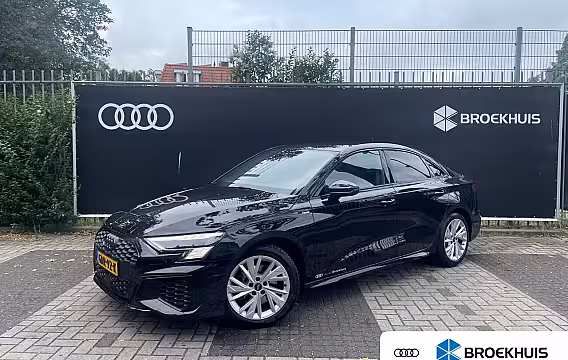 Audi A3 Limousine 35 TFSI S edition | 18 inch velgen | Camera achter | Adaptieve cruise control | Leder | Ma