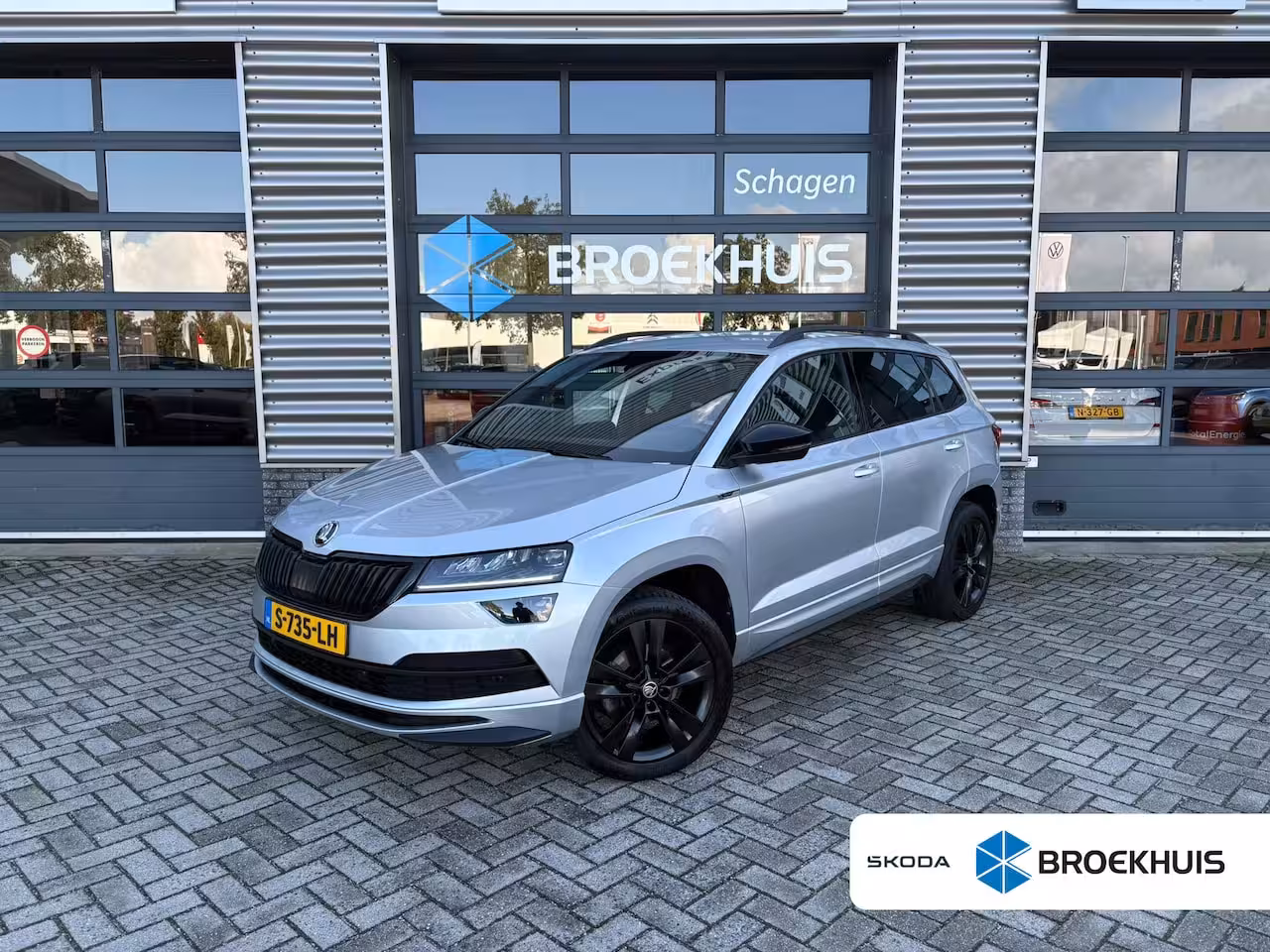 Skoda Karoq 1.5 TSI 150 pk ACT Sportline Business | Achteruitrijcamera | Stoel\stuur verwarming | Appl