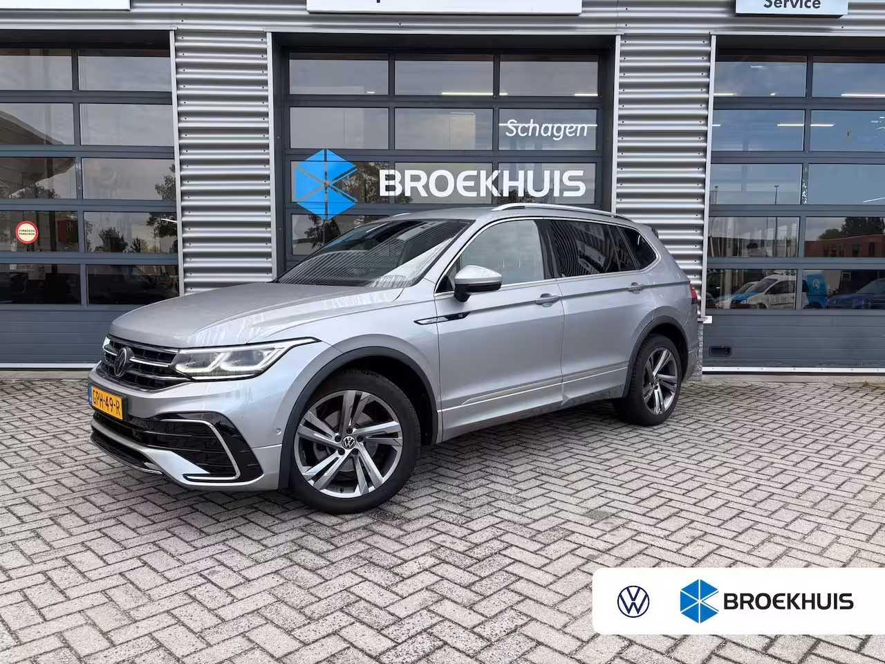 Volkswagen Tiguan Allspace 1.5 TSI 150 pk DSG R-Line Business 7pers. | Wegklapbare Trekhaak | Achteruitrijcamera | Ap