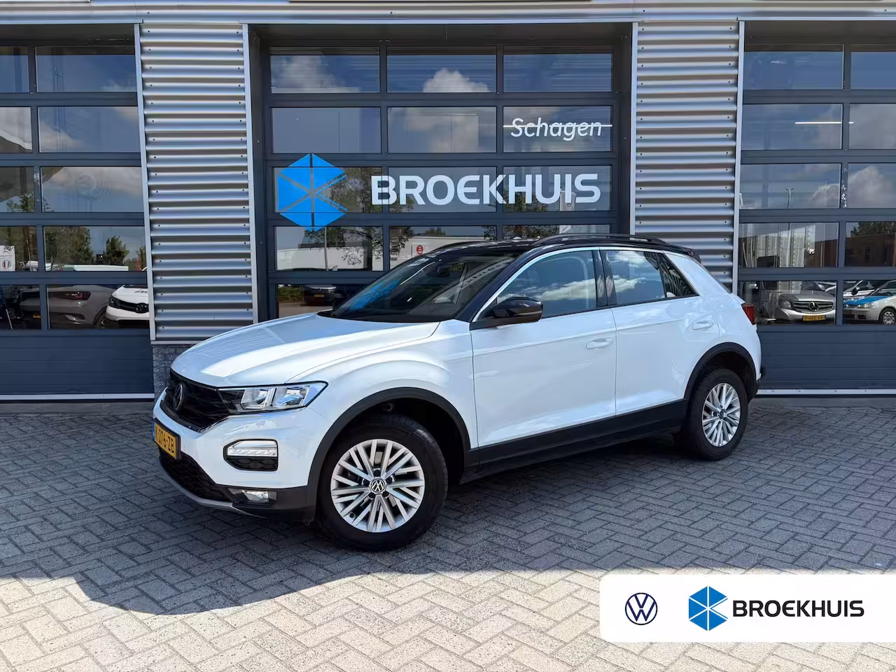Volkswagen T-Roc 1.5 TSI 150 pk Style 7-DSG | Achteruitrijcamera | Cruise control adaptief | LED koplampen