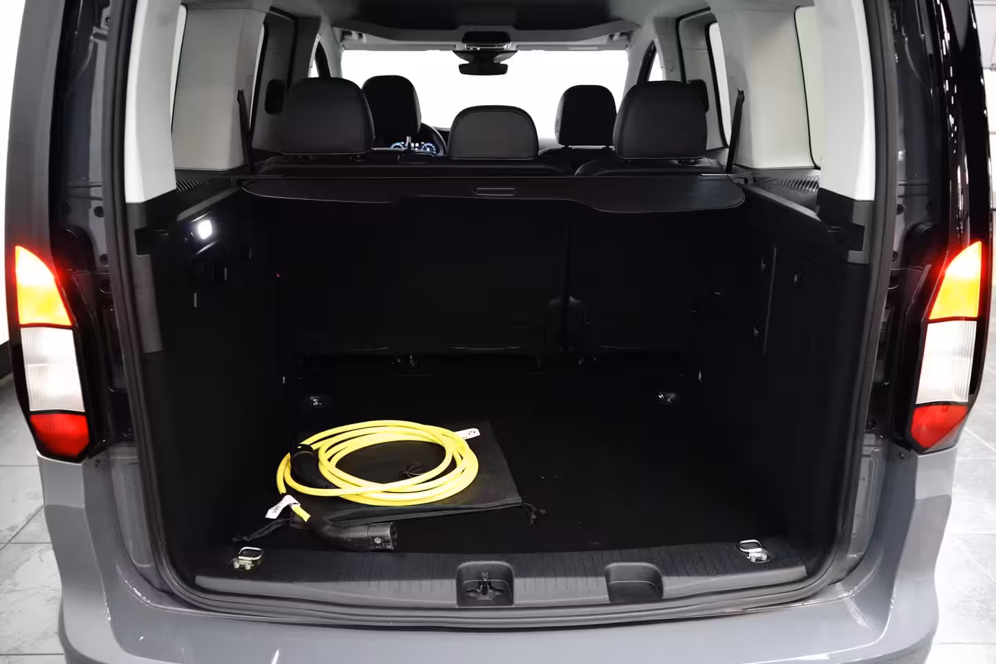 Ford Tourneo Connect Tranist 1.5 PHEV Limited Dodenhoekherkening | adaptive cruise | Carplay | 110 km elektrisc