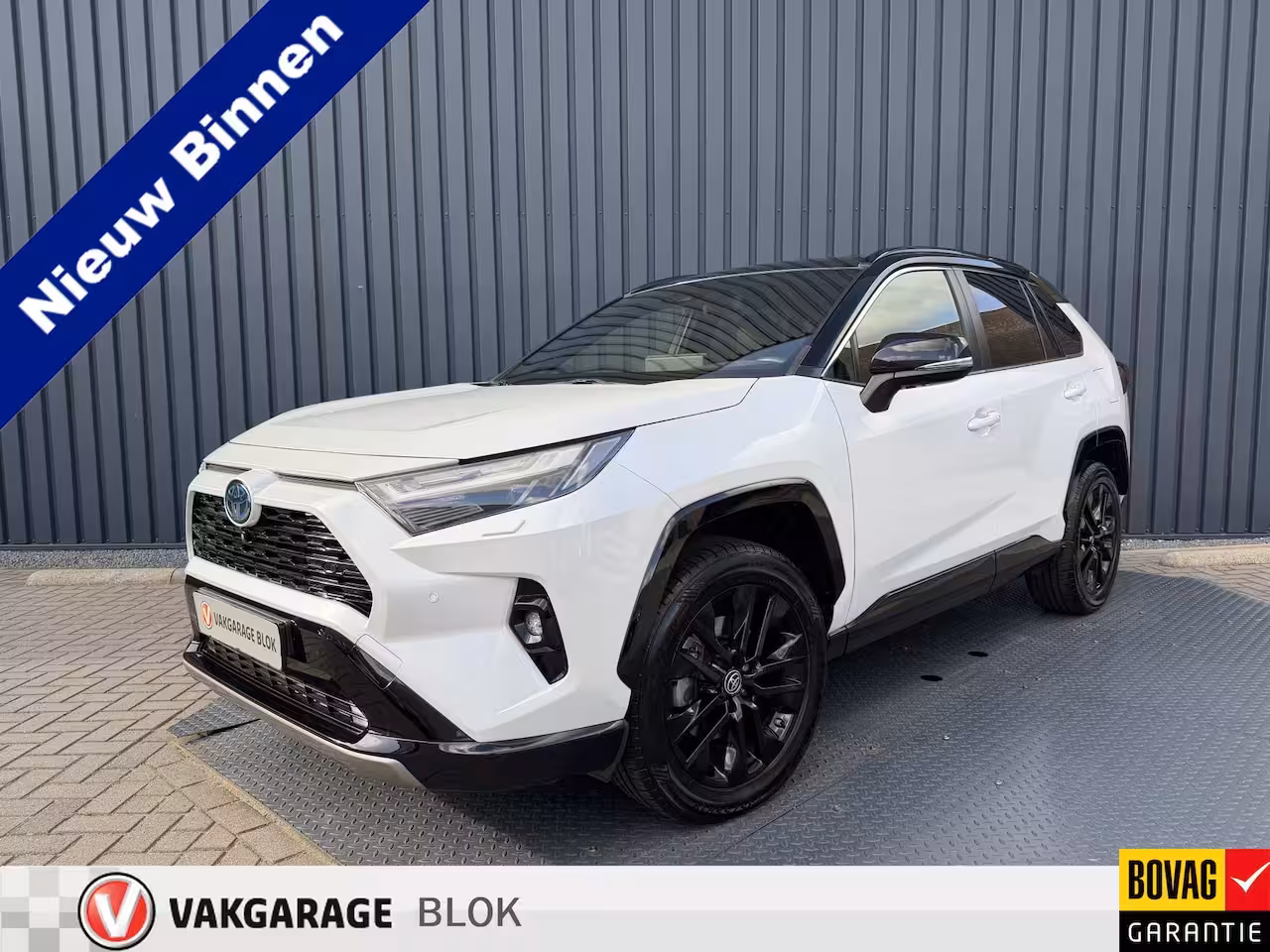 Toyota RAV4 2.5 Hybrid AWD Bi tone | FACELIFT Digitaal dashboard | 360 camera | JBL | Rijklaar