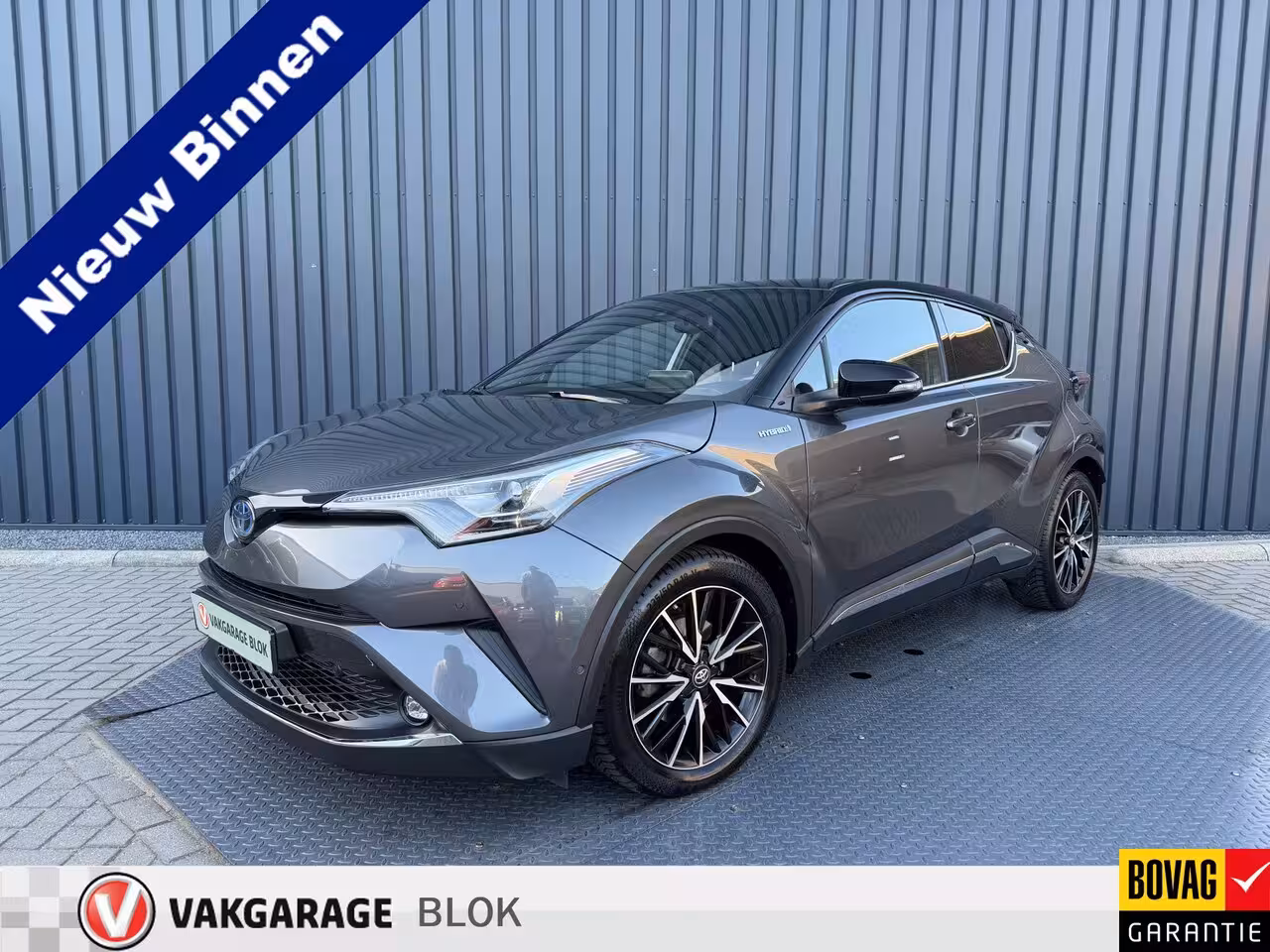Toyota C-HR 1.8 Hybrid Executive Ultimate / Bi tone | Creme Leer | JBL | LED | Allseason banden | Rijk