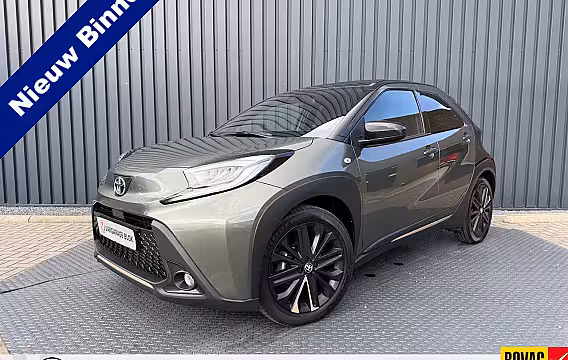 Toyota Aygo X 1.0 VVT-i S-CVT Premium | Schuif dak | JBL | Clima | Rijklaar