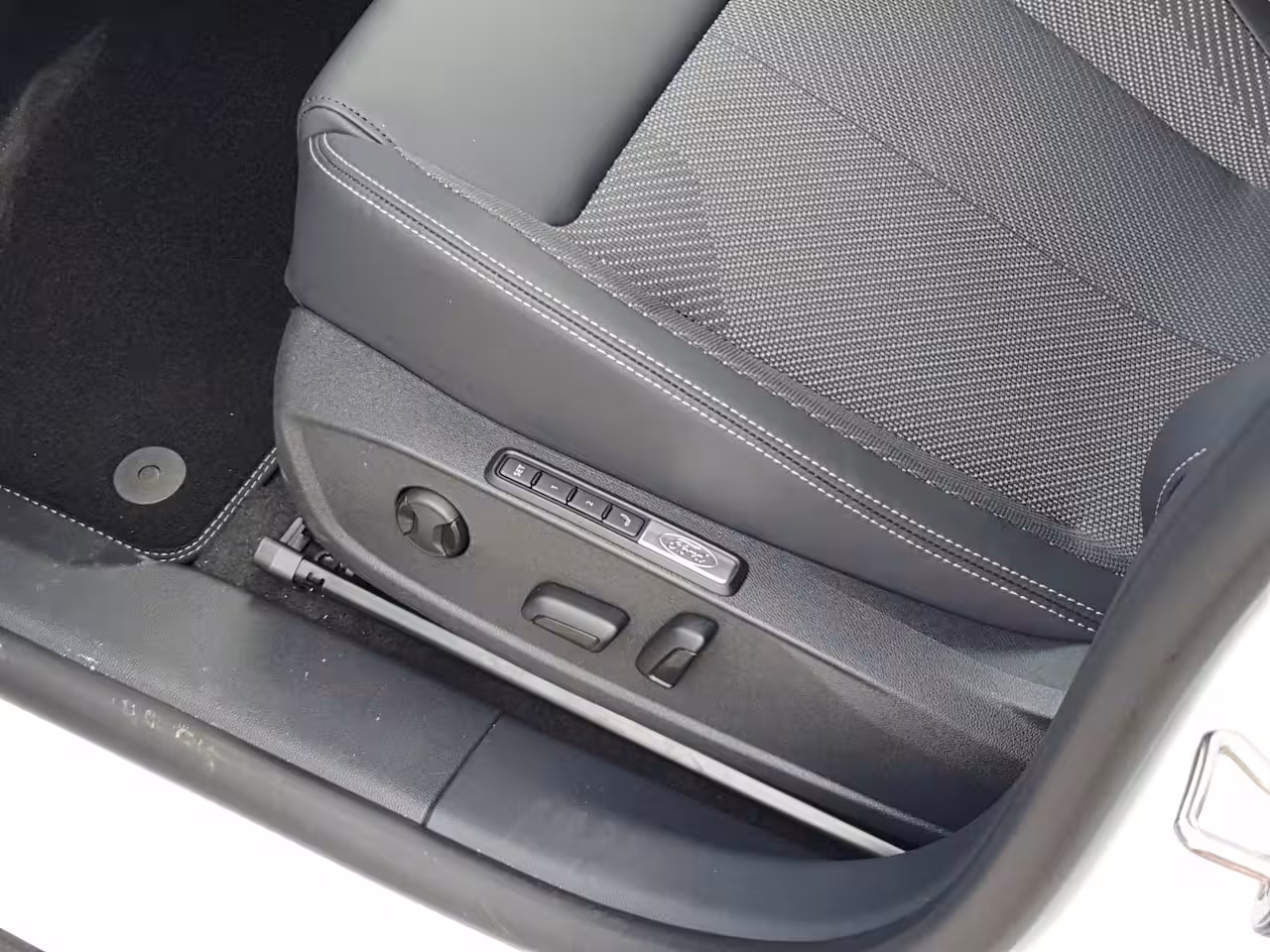 Ford Explorer Extended Range RWD 77 kWh | Apple Carplay/Android Auto|telefoonintegratie premium | Cruise