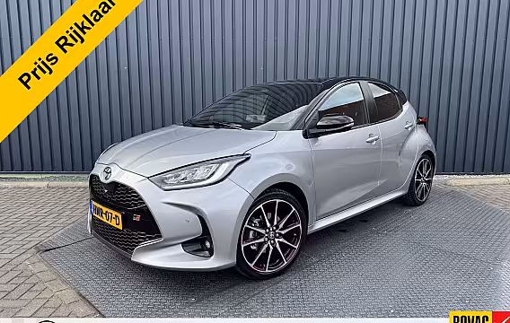 Toyota Yaris 1.5 Hybrid 130 GR Sport / Bi tone | PDC V+A | BSM | 10jr GARANTIE | Rijklaar