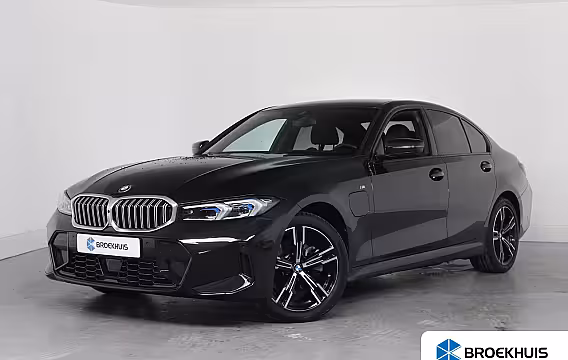 BMW 3-serie 330e M Sport | Memory | Sportstoelen | LED | HUD | Cruise Adaptive | 360 Camera | Sfeerver