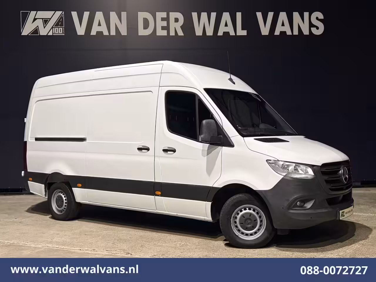 Mercedes-Benz Sprinter 317 CDI 170pk L2H2 Euro6 Airco | Cruisecontrol | Navigatie | 360 graden Camera | Apple Car