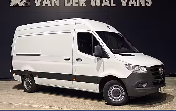 Mercedes-Benz Sprinter 317 CDI 170pk L2H2 Euro6 Airco | Cruisecontrol | Navigatie | 360 graden Camera | Apple Car