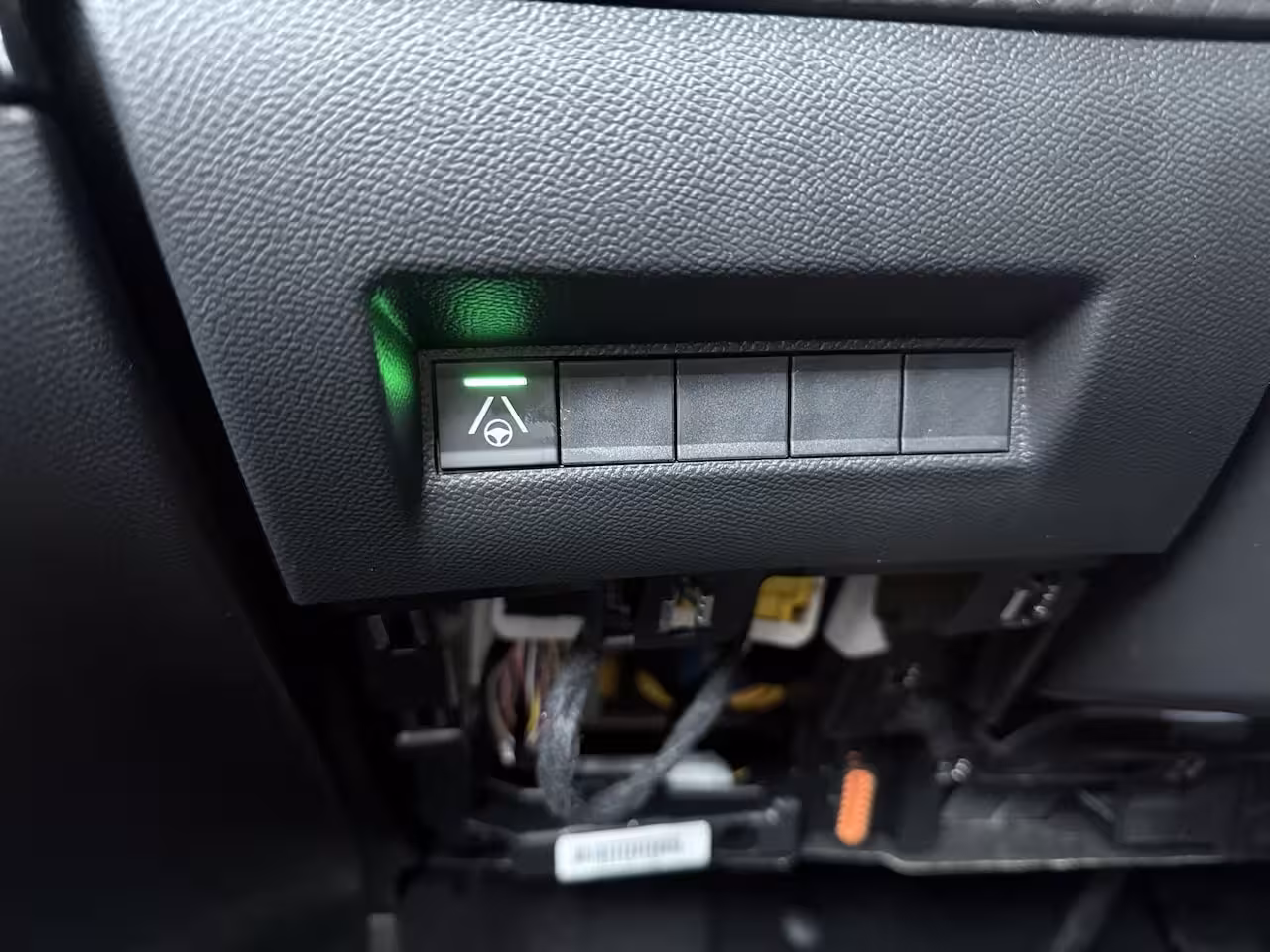 Peugeot 208 GT | Elektrische parkeerrem | Extra getinte achterste zijruiten en achterruit | Extra geti