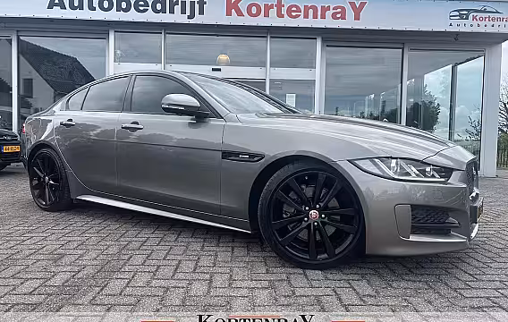 Jaguar XE 2.0 Portfolio R Sport Black Pack/Bomvol opties/Speciale kleurstelling/Nieuwstaat