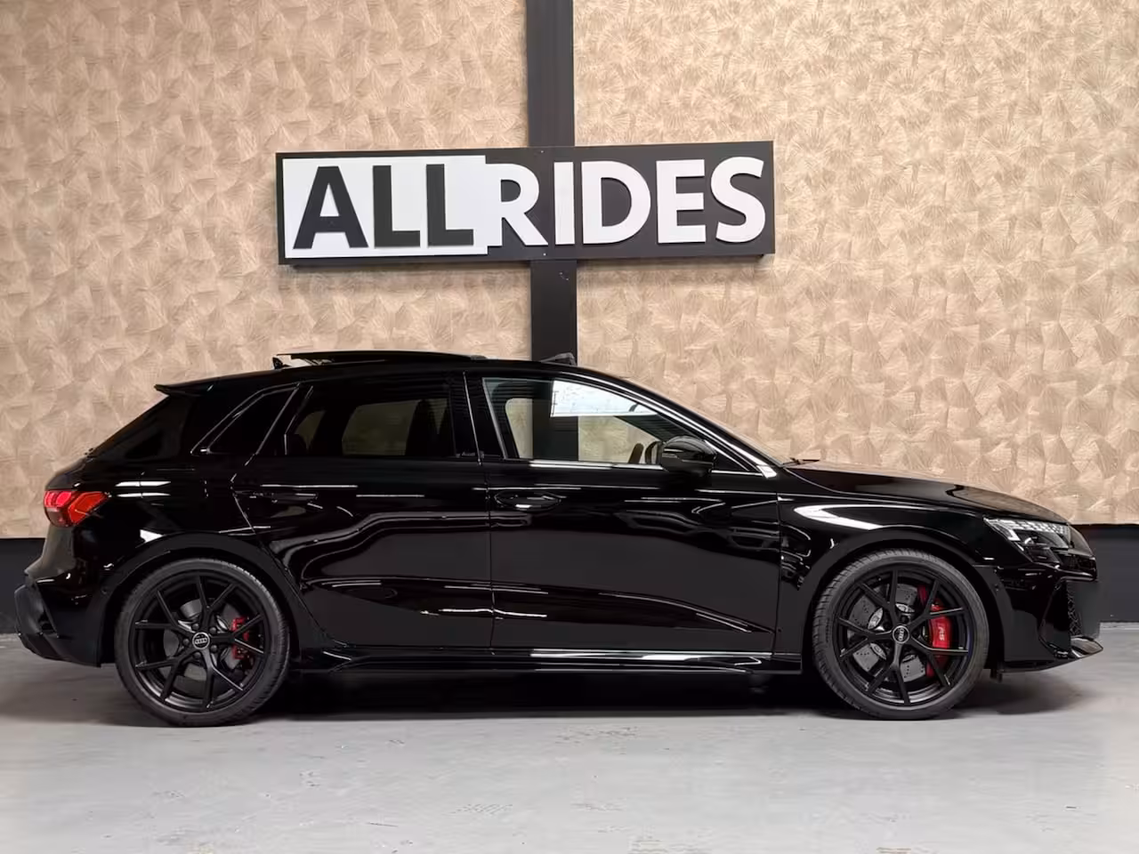 Audi RS3 Sportback 2.5 TFSI RS 3 quattro | Pano | carbon | Kuipstoelen | ACC | Keyless | Sfeerverli