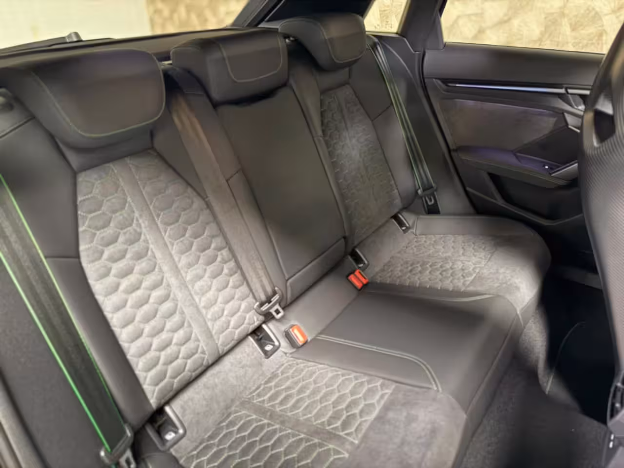 Audi RS3 Sportback 2.5 TFSI RS 3 quattro | Pano | carbon | Kuipstoelen | ACC | Keyless | Sfeerverli