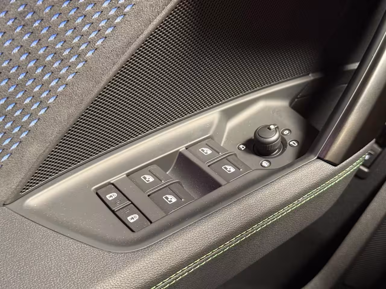 Audi RS3 Sportback 2.5 TFSI RS 3 quattro | Pano | carbon | Kuipstoelen | ACC | Keyless | Sfeerverli