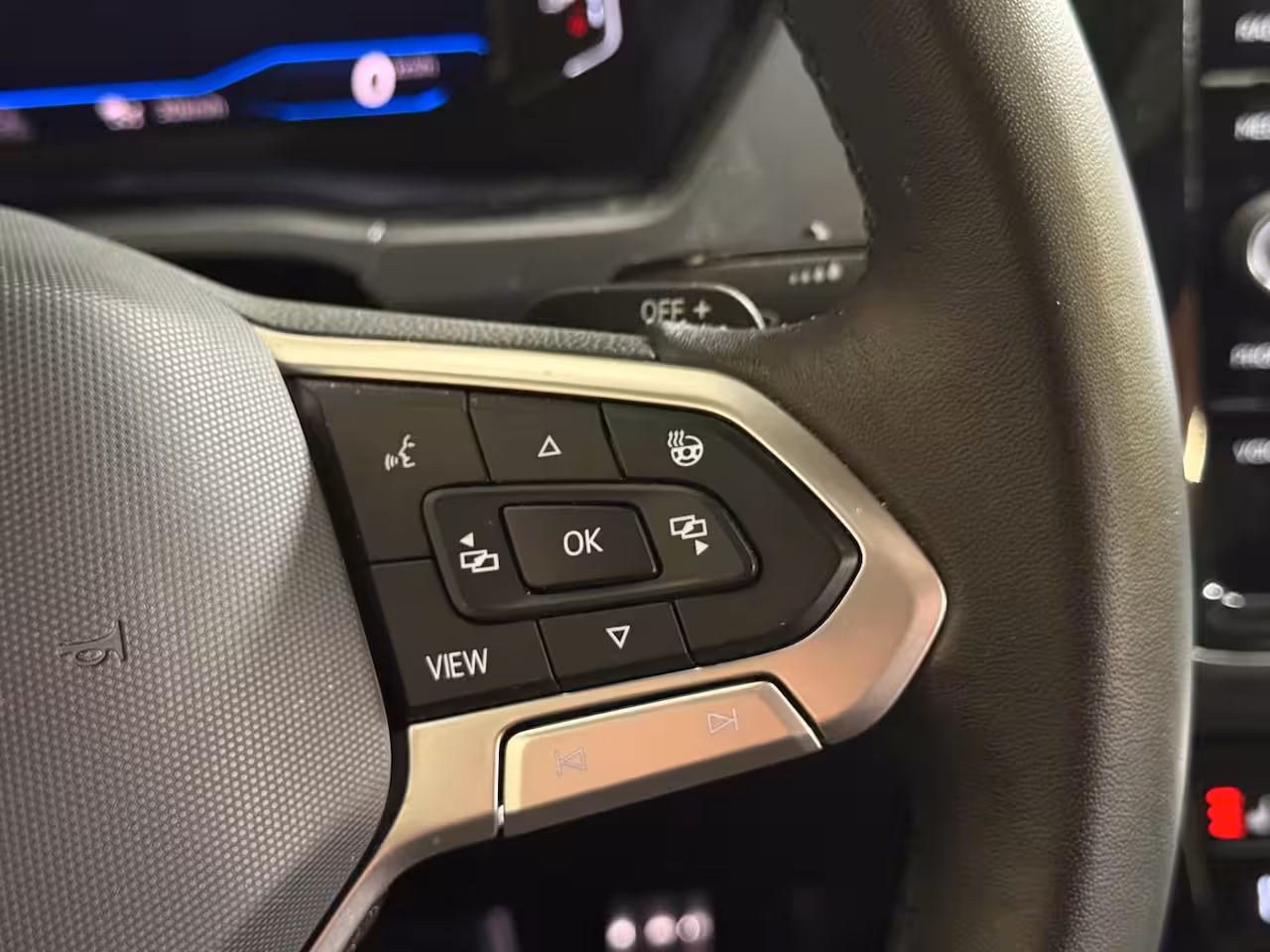 Volkswagen Touran 1.4 TSI Highline Business R 7p | Pano | Trekhaak | Stoel/Stuur verwarming | Camera | Carpl