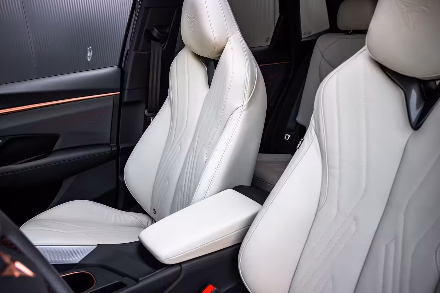Cupra Terramar 1.5 TSI e-Hybrid 272pk VZ Performance | Leder | Panoramadak | Trekhaak | 360 Camera | Senn