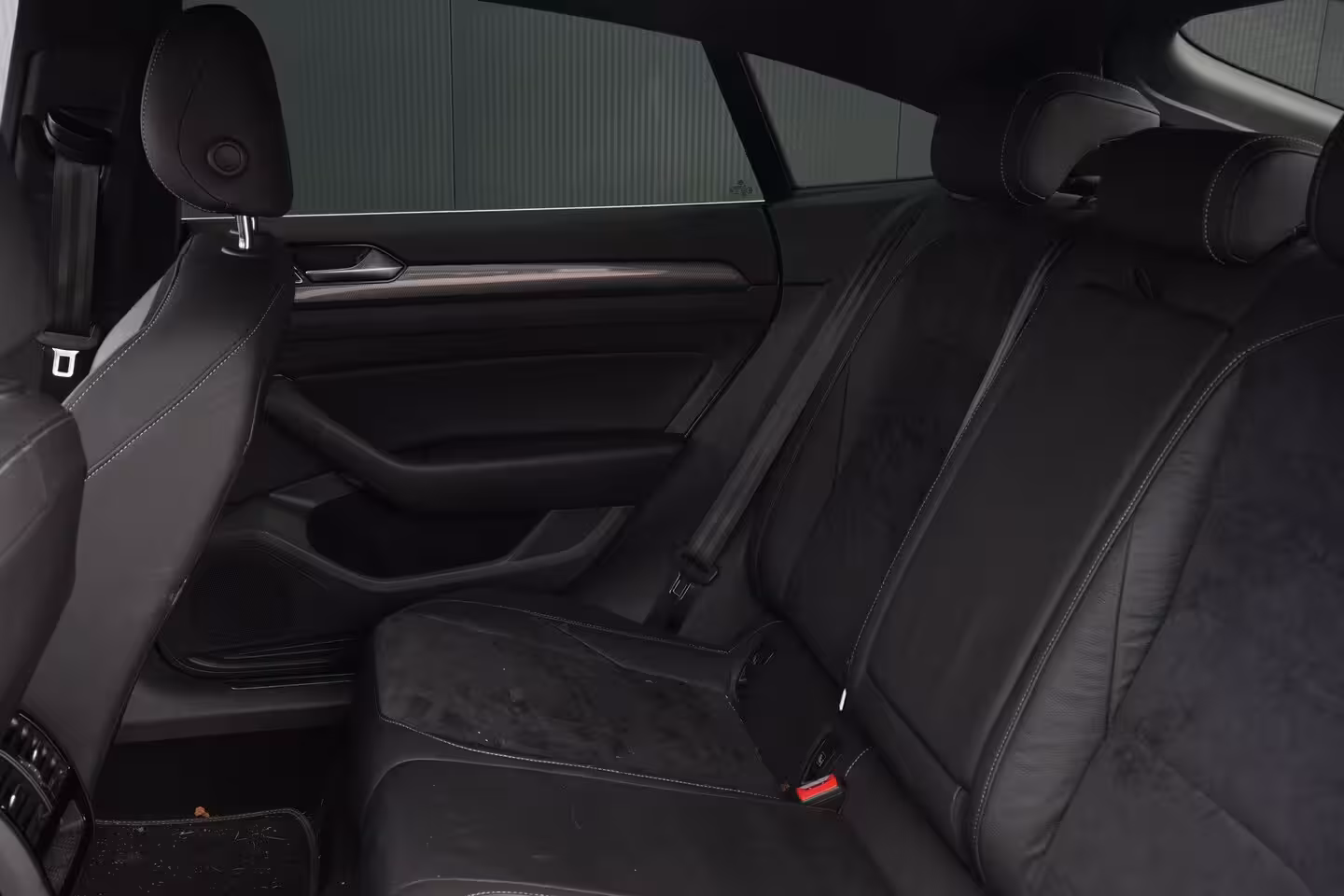 Volkswagen Arteon 1.5 TSI 150pk Business R | Achteruitrijcamera | 19" | Adaptive Cruise | Stoelverwarming |