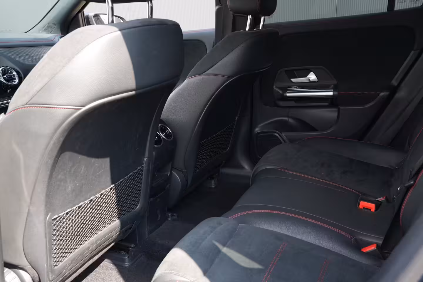 Mercedes-Benz EQA 250 AMG Line 190PK | SOH: 98, 95% | AMG Styling | Achteruitrijcamera | Cruise | Carplay |
