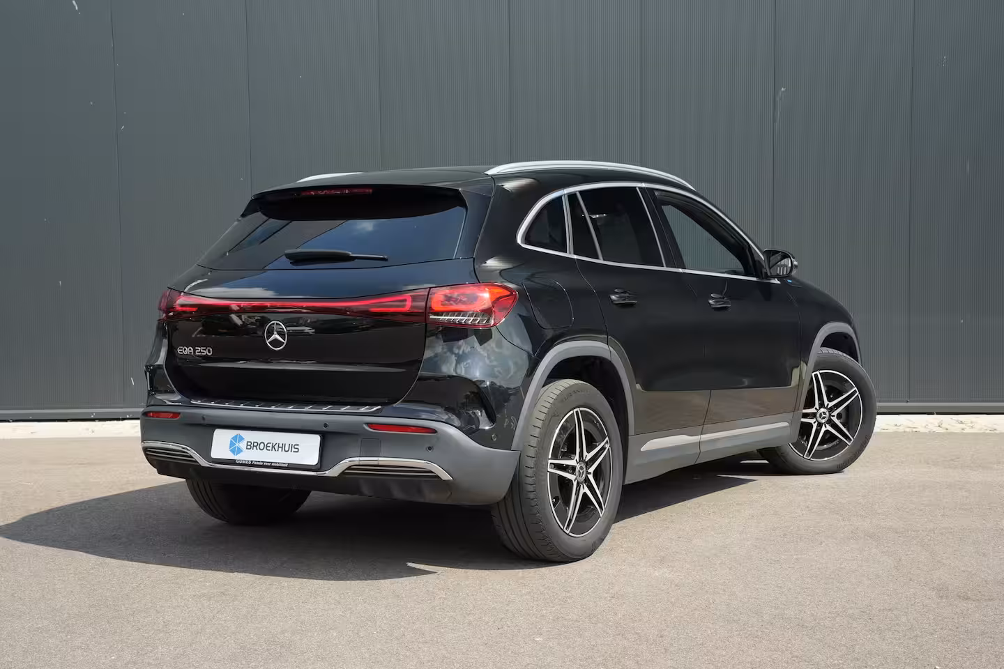 Mercedes-Benz EQA 250 AMG Line 190PK | SOH: 98, 95% | AMG Styling | Achteruitrijcamera | Cruise | Carplay |