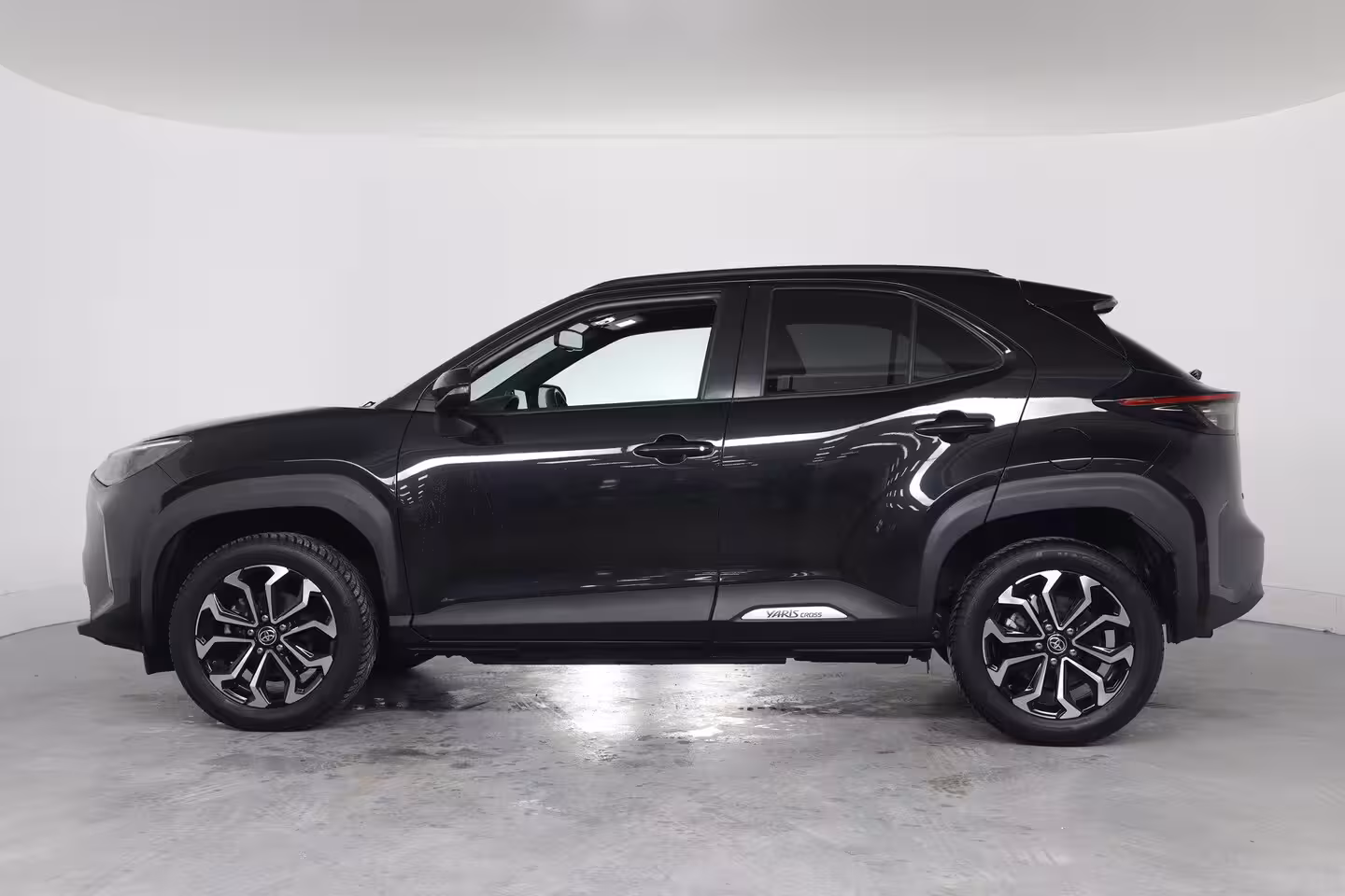 Toyota Yaris Cross 1.5 Hybrid 115 Dynamic | 1e Eigenaar | LED | Stoel/Stuurverwarming | Clima | Camera | Crui