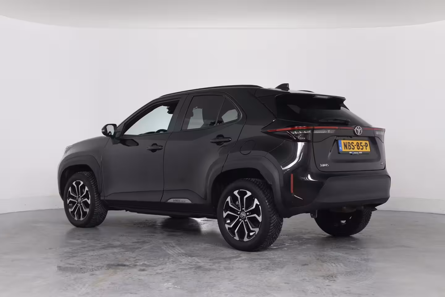 Toyota Yaris Cross 1.5 Hybrid 115 Dynamic | 1e Eigenaar | LED | Stoel/Stuurverwarming | Clima | Camera | Crui