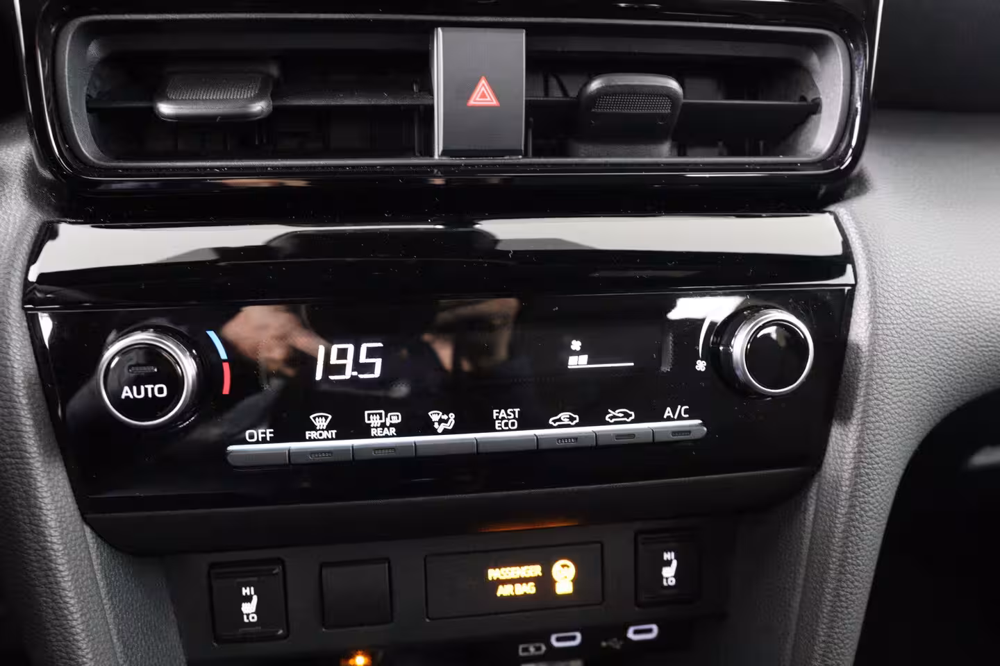 Toyota Yaris Cross 1.5 Hybrid 115 Dynamic | 1e Eigenaar | LED | Stoel/Stuurverwarming | Clima | Camera | Crui
