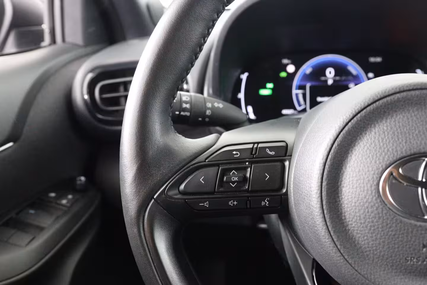 Toyota Yaris Cross 1.5 Hybrid 115 Dynamic | 1e Eigenaar | LED | Stoel/Stuurverwarming | Clima | Camera | Crui