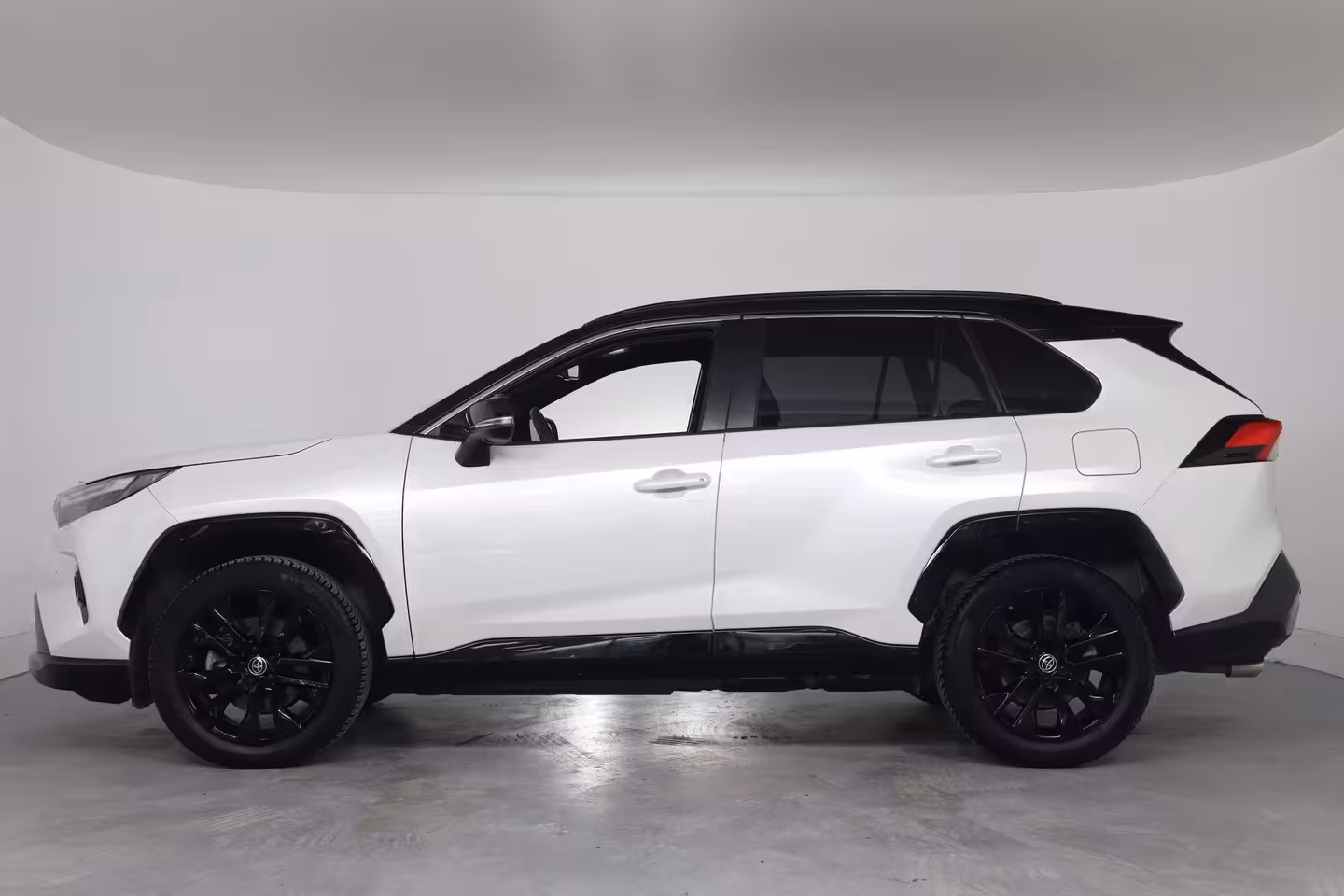 Toyota RAV4 2.5 Hybrid Style BI-Tone | 1e Eigenaar | JBL | LED | Half Leder | Stoel/Stuur Verwarming |