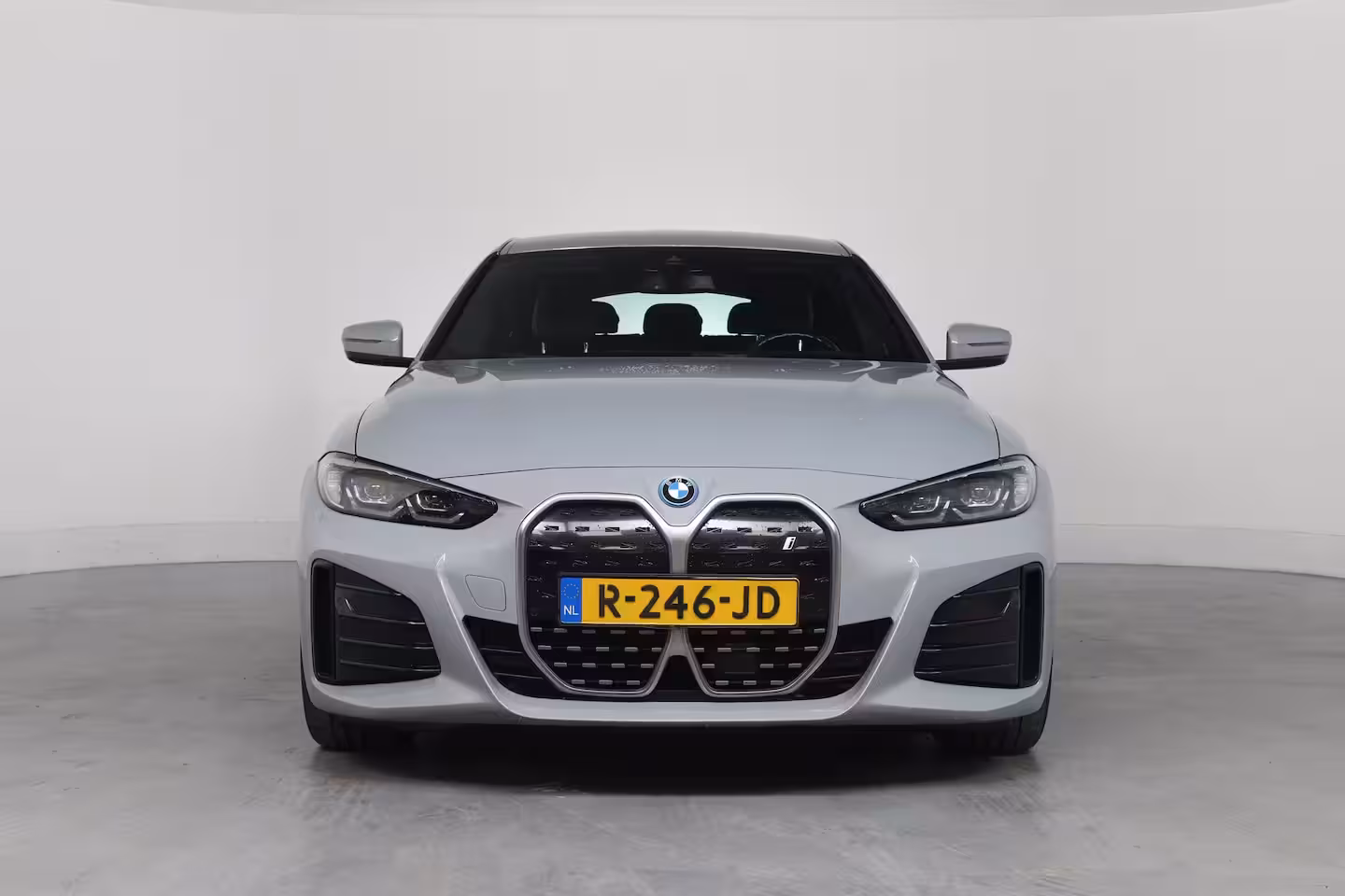 BMW i4 eDrive40 84 kWh M-Sport | SOH 94% | Trekhaak | Sfeerverlichting | LED | Sportstoelen | Cam