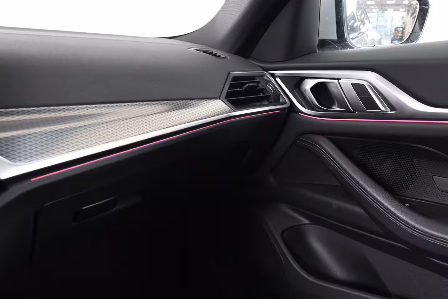 BMW i4 eDrive40 84 kWh M-Sport | SOH 94% | Trekhaak | Sfeerverlichting | LED | Sportstoelen | Cam