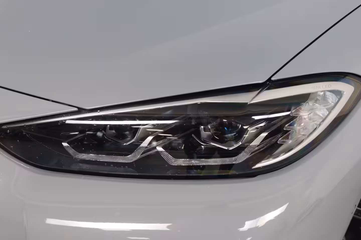 BMW i4 eDrive40 84 kWh M-Sport | SOH 94% | Trekhaak | Sfeerverlichting | LED | Sportstoelen | Cam
